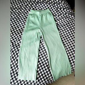 Green flare pant